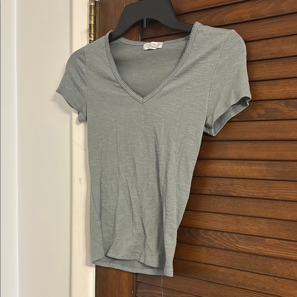 Fitted Green and Gray Short Sleeve Tee